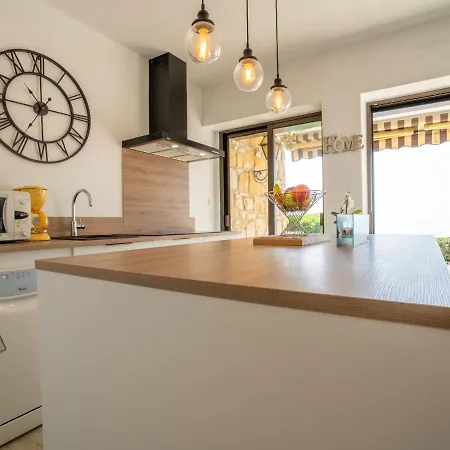 Apartamento Les Maures De L'esterel-3 By Interhome